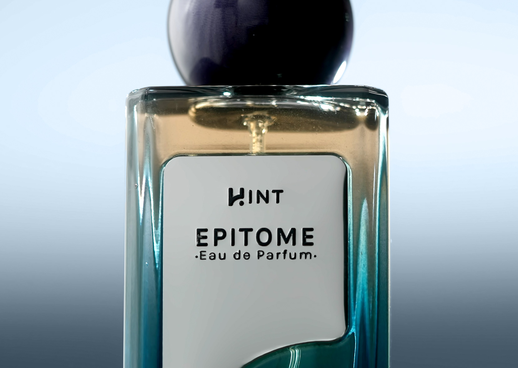 Hint Epitome: A Woody Perfume Perfect for All-Day Activity!